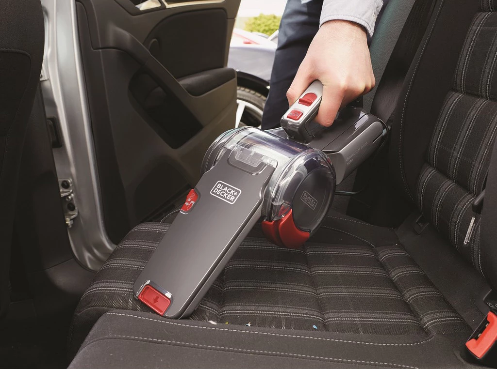 Fshesë për veturë Black&Decker PV1200AV 12V, kabllo 5m, depo 440ml, ciklonike, e zezë/kuqe, set me aksesorë