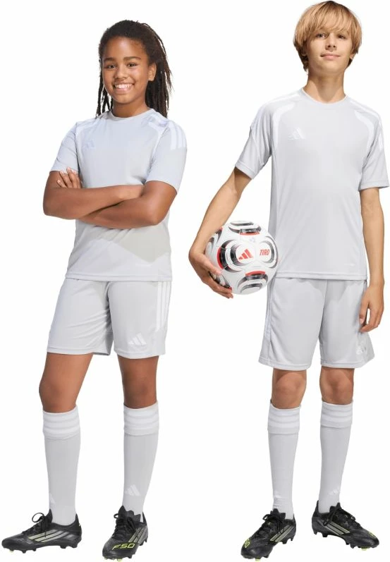 Shorce për fëmijë adidas, gri [Madhësia: 152 cm]