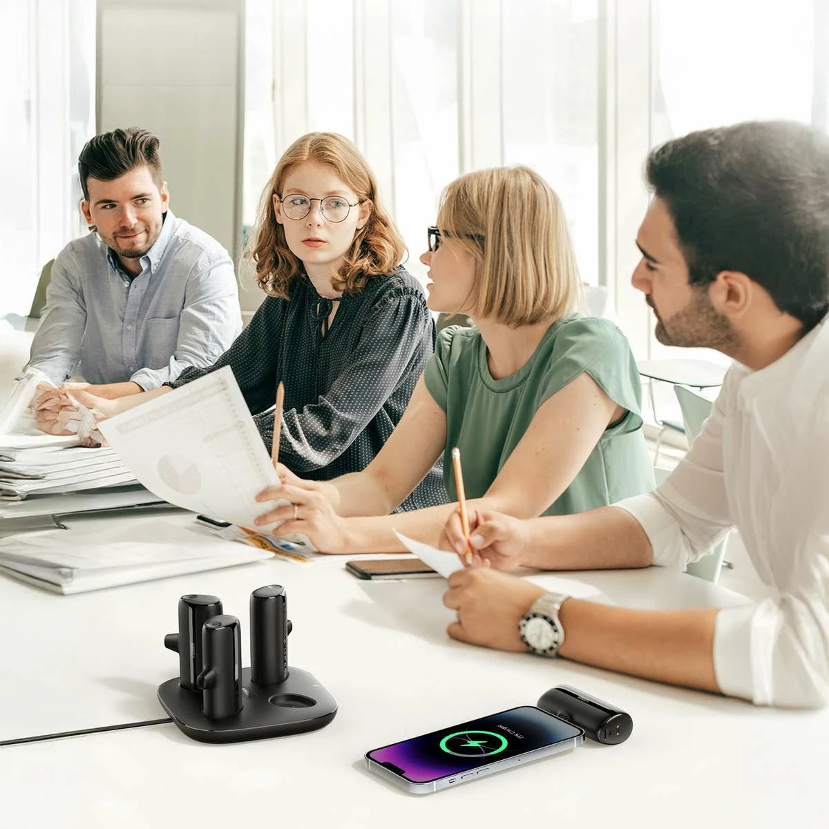 Set power bank Veger W007CK, 4x5000mAh, me stacion karikimi, 2x Lightning + 2x USB-C, e zezë