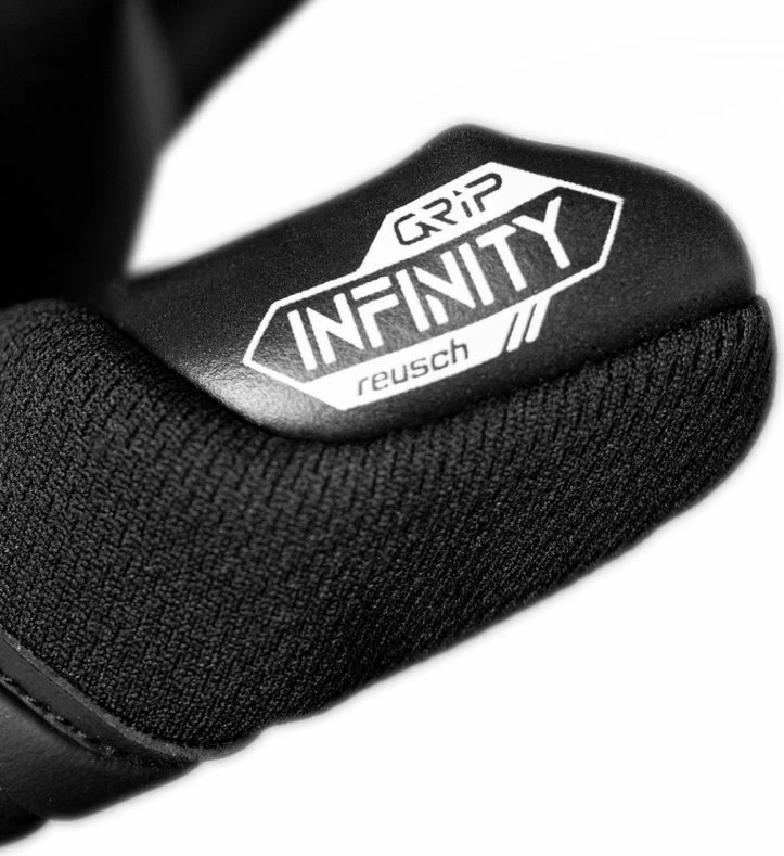 Dorëza për portier Reusch, të zeza