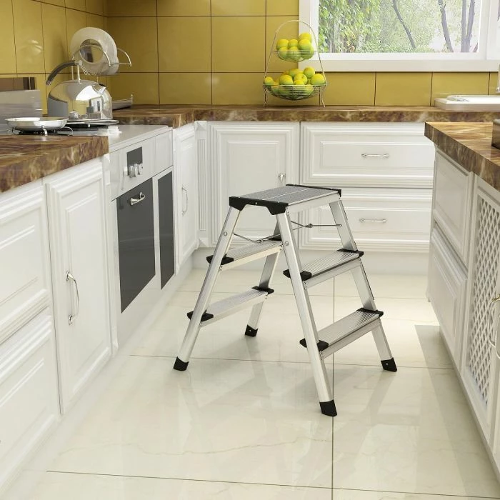 Shkallë alumini SONGMICS GLT23K 3 shkallë, 150 kg, argjend/zi