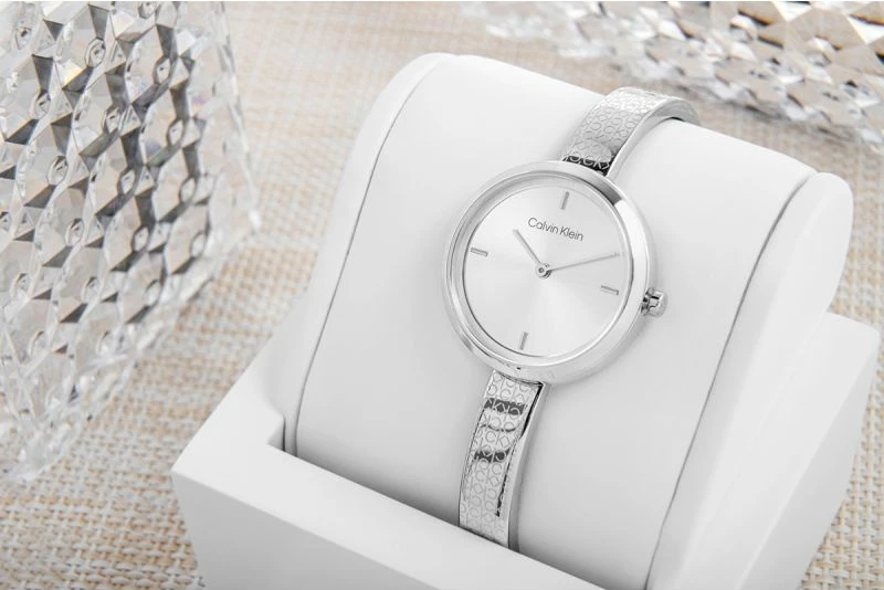 Orë dore për femra Calvin Klein, argjend