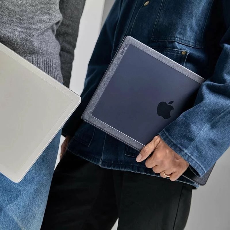Etui i fortë për laptop Incase Edge Hardshell për MacBook Air 15" (M3 2024/M2 2023), polikarbonat, mat, i zi