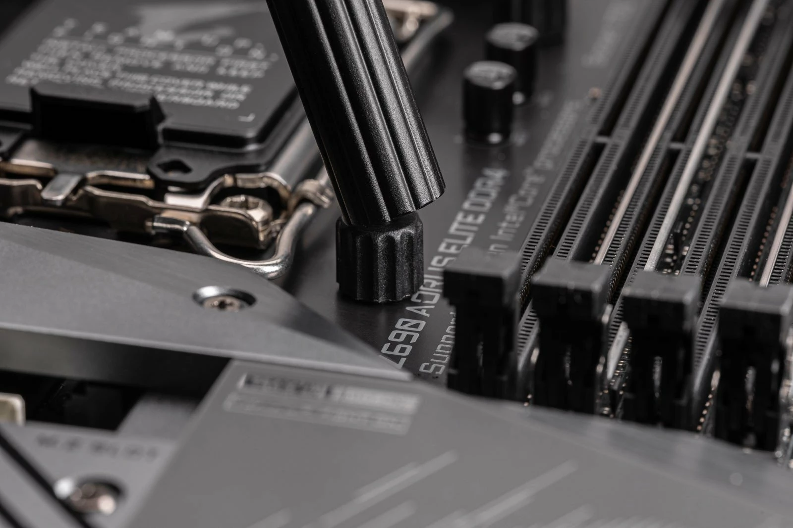 Ftohës uji AIO EK Water Blocks EK-Nucleus AIO CR360 Dark, radiator 360mm, 3x120mm PWM, pa RGB, i zi