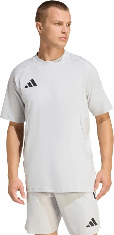 Maicë për meshkuj adidas Tiro 26 Travel KD1120, gri e çelët