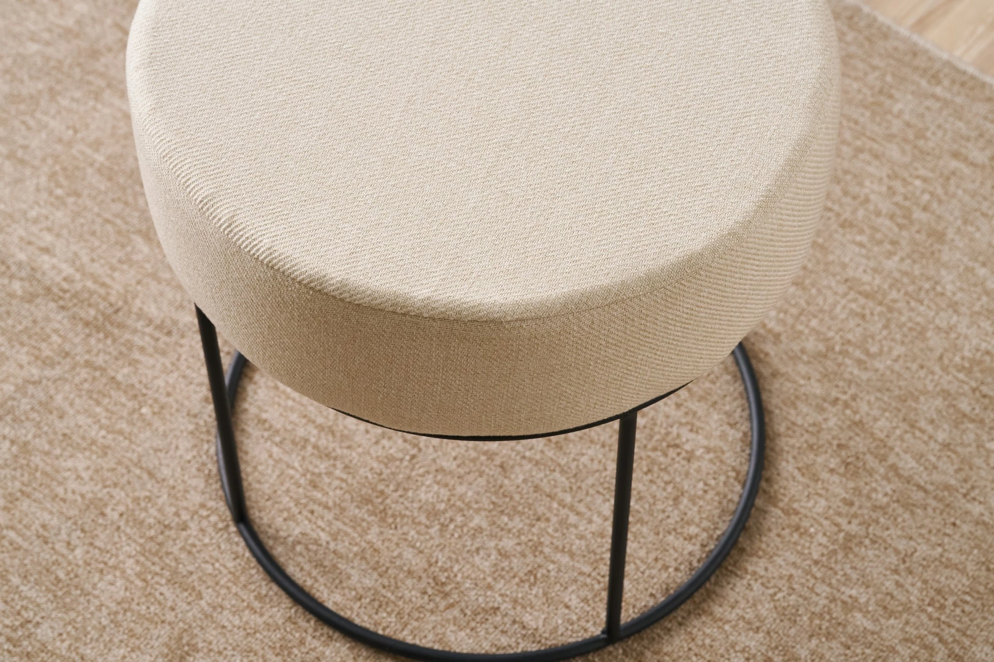 Puf krem Atelier del Sofa, Didim