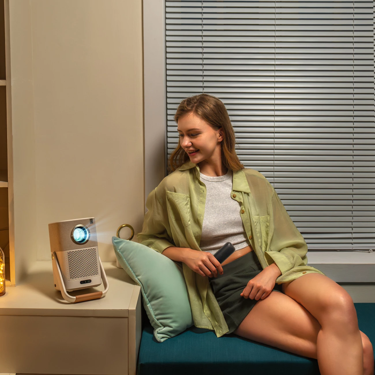 Projektor multimedia Yaber T2 Plus, Full HD 1080p, JBL Speakers, Google TV dongle, Bezhe