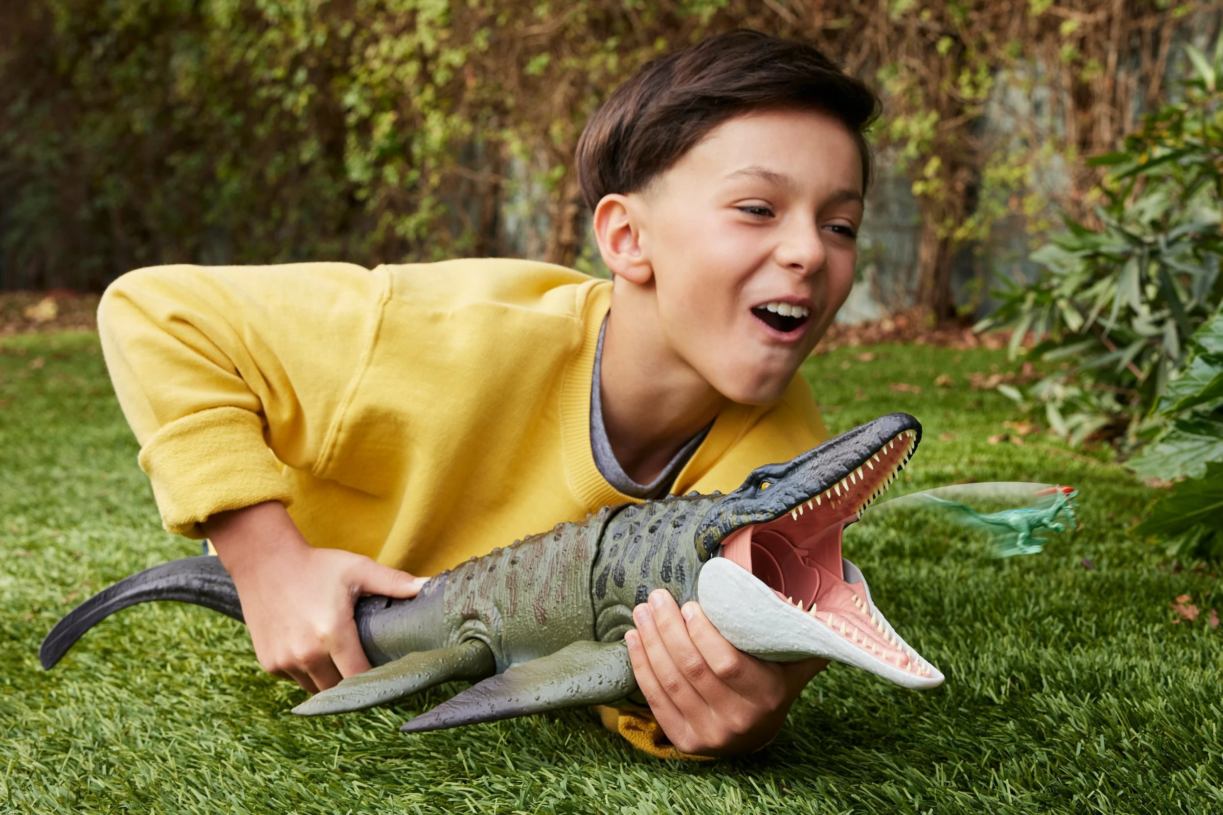 Figurë dinosauri Mattel Jurassic World Bite ‘n Blast Mozazaur JCH00, 65 cm, me kafshim/gëlltitje & pështymje, me minifigurë Dilofozaur