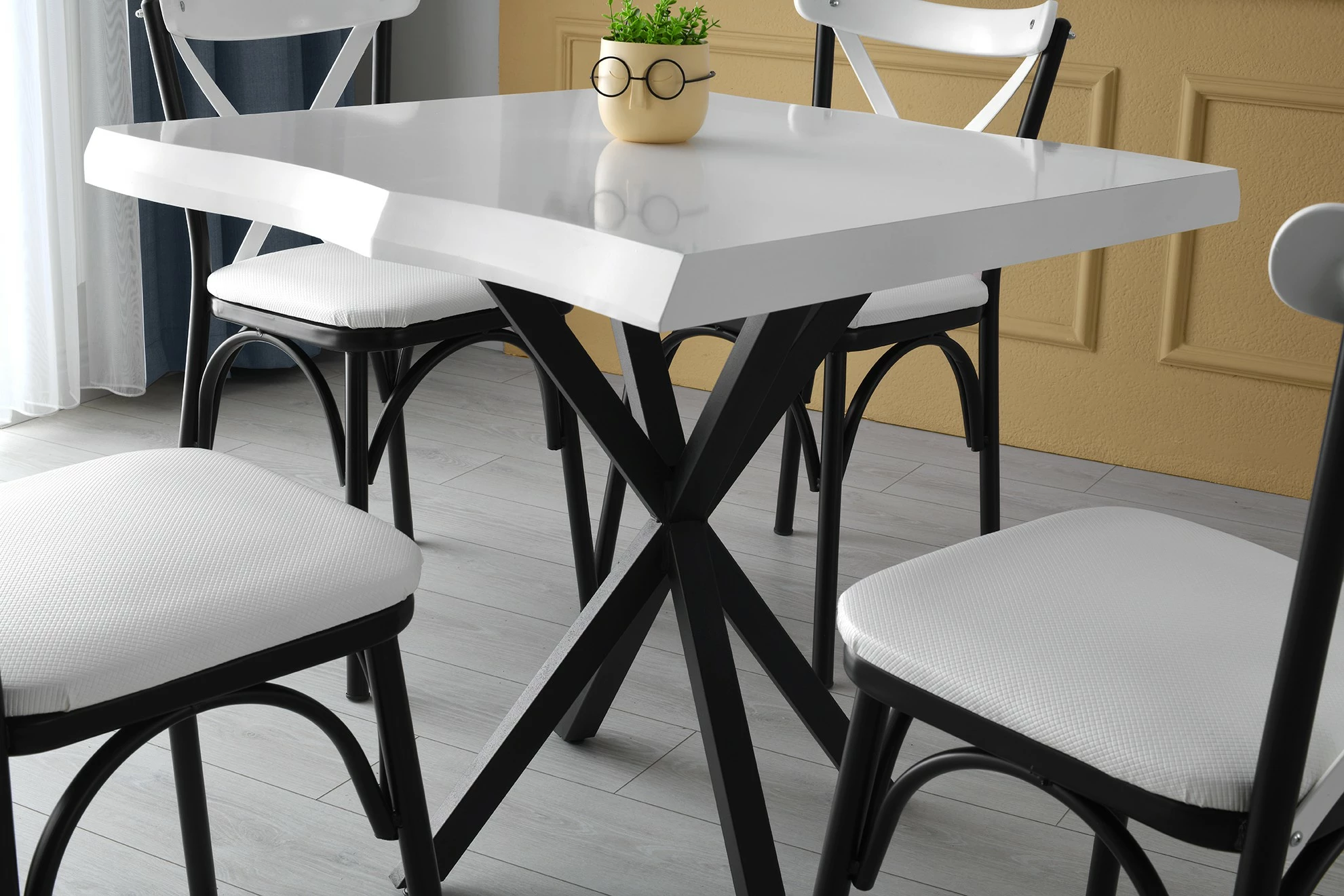 Tavolinë ngrënieje Hanah Home, Safir, 80x80x75cm