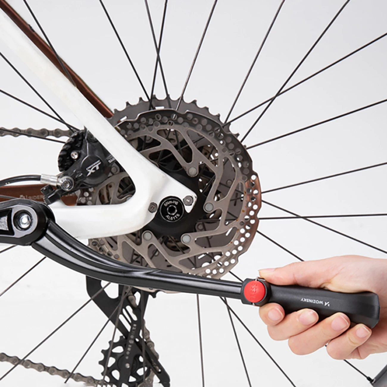 këmbë biçiklete e rregullueshme, Wozinsky, WSR-01, për rrota 24-29", kënd i rregullueshëm, bazë antirrëshqitje, aliazh alumini, e zezë