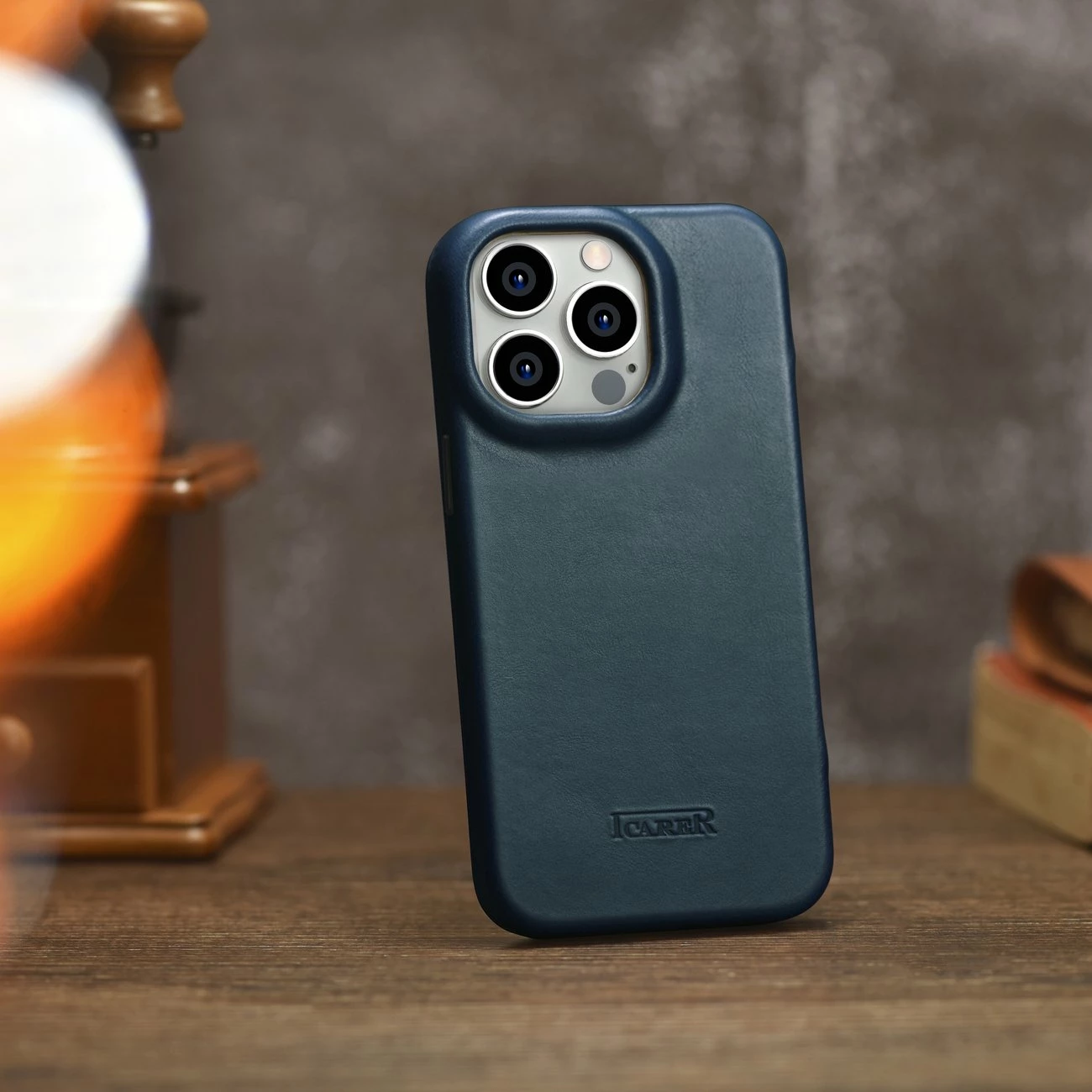 Mbështjellës iCarer Oil Wax Premium Leather Folio për iPhone 14 Pro, MagSafe, Blu
