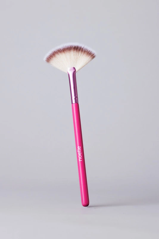 Noelle Makeup brush 05 BLUSH/HIGHLIGHT