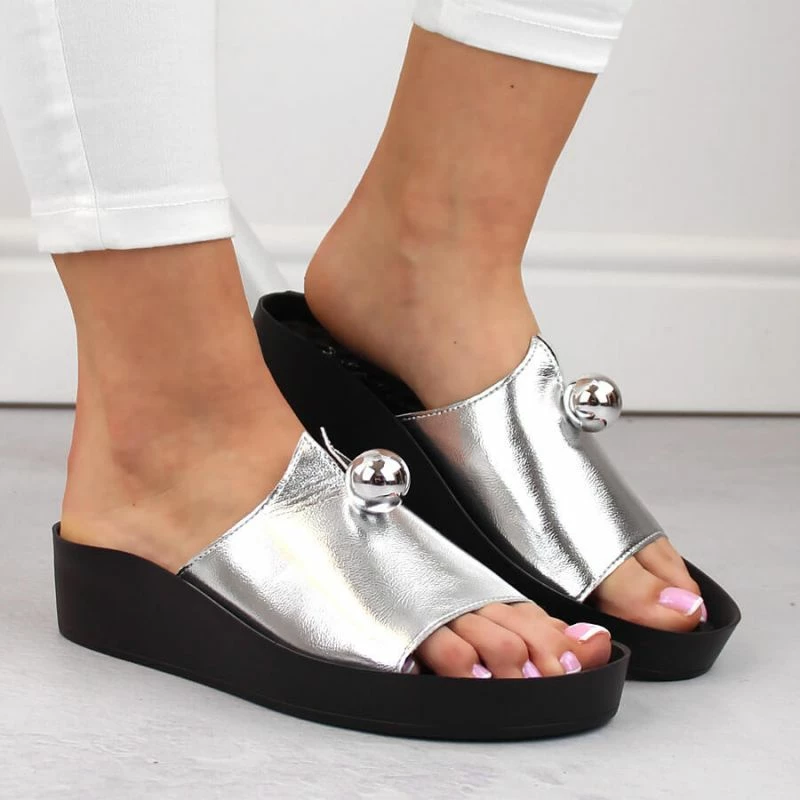 Sandale të mbyllura për femra Sabatina, bezhë