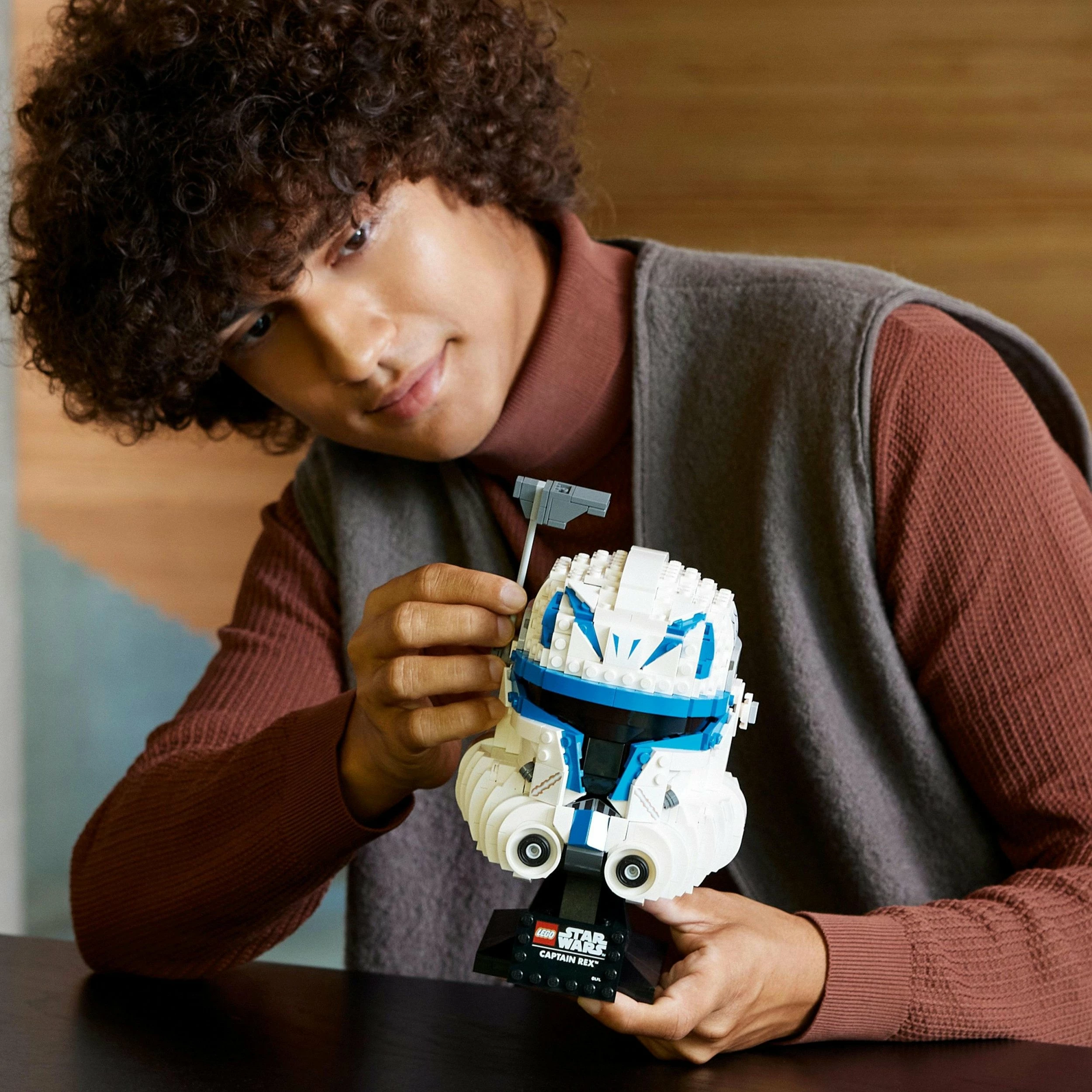 Set ndërtimi LEGO Star Wars Captain Rex Helmet 75349, 854 copë, 18+, bardhë/kaltër
