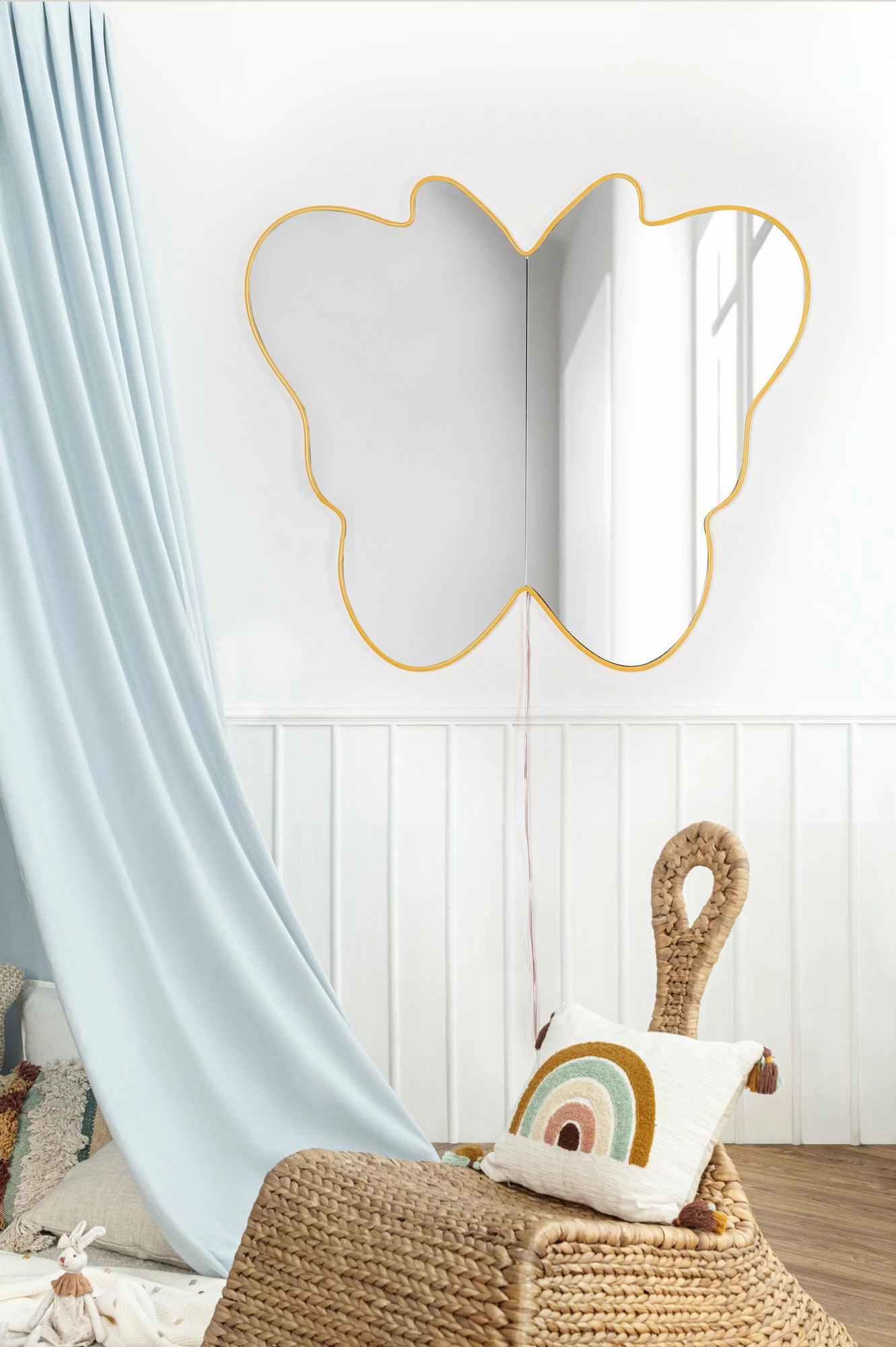 Pasqyrë me ndriçim LED, formë fluture, ngjyrë e verdhë, Skye Decor