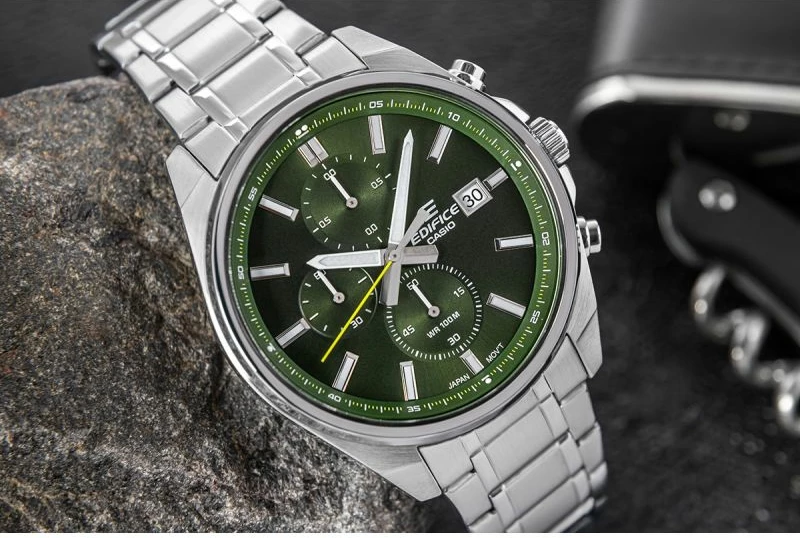 Orë dore për meshkuj Casio, argjendi me të gjelbër