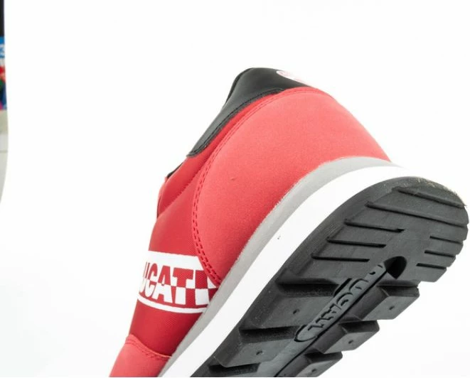 Atlete për meshkuj Inny, të kuqe