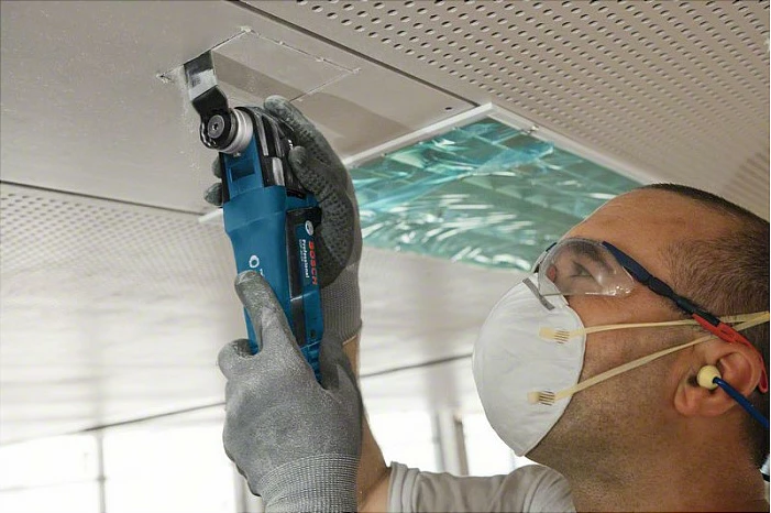 Vegël multifunksionale osciluese Bosch Professional GOP 30-28, 300W, 8000-20000 OPM, zi/blu
