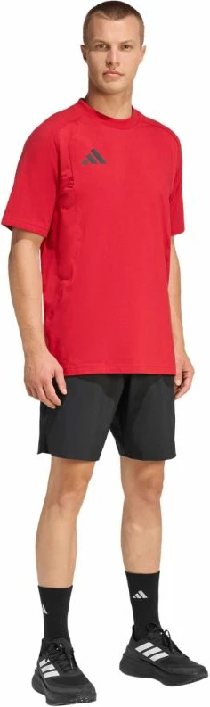 Maicë meshkuj adidas Tiro 26 Travel KD1121, e kuqe [Madhësia: S]