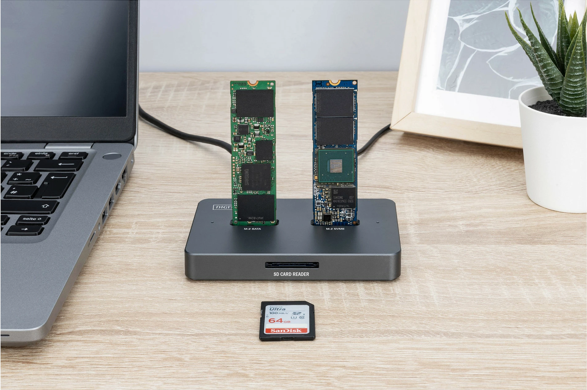 Docking station Digitus USB-C 3.2 Gen2, për M.2 NVMe/M.2 SATA SSD + lexues SD, 10Gbps, deri 4TB, e zezë
