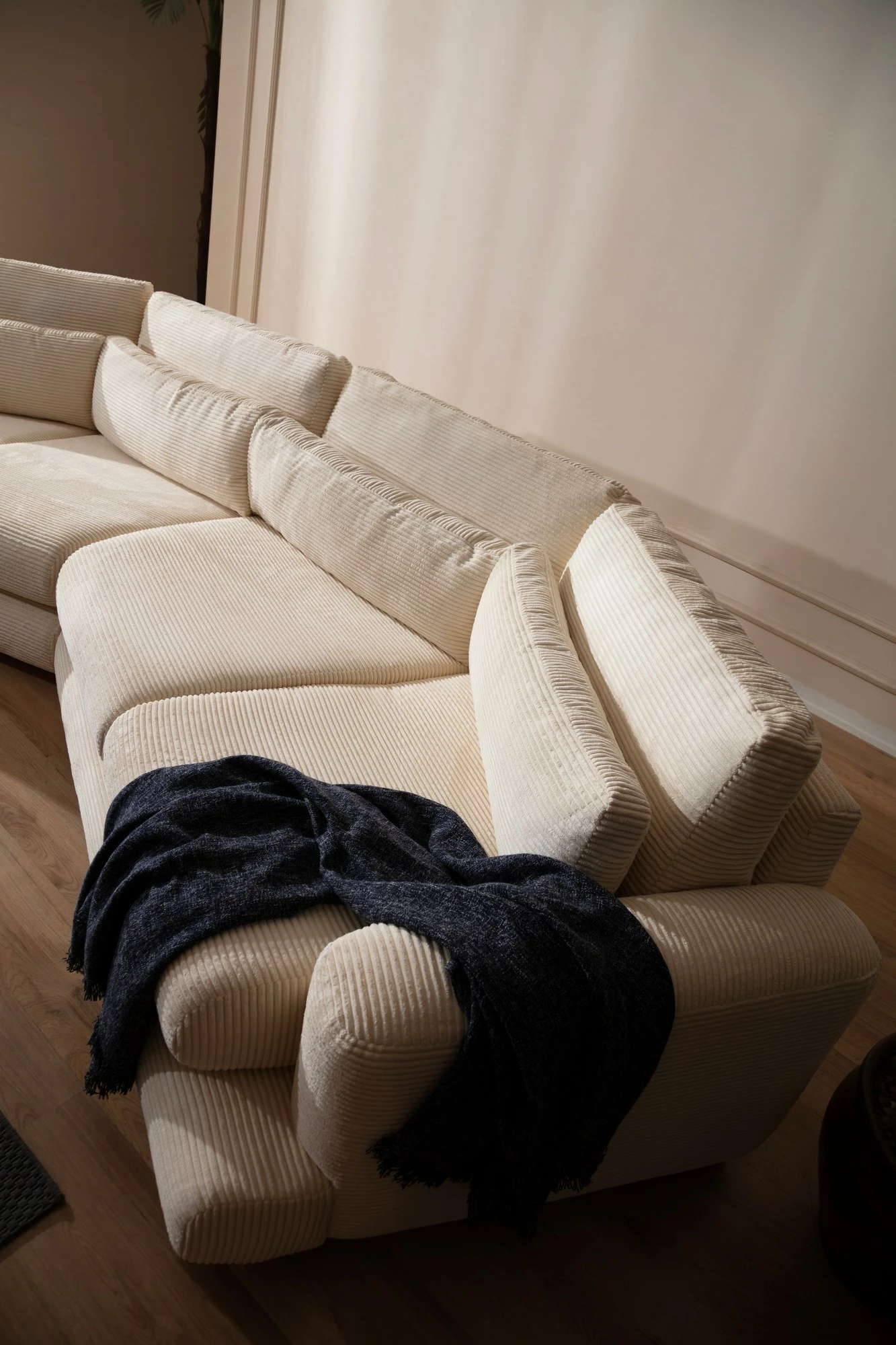 Kauç 4 vende, Atelier del Sofa, River, këndor, ngjyrë bezhë, L2-Xc Right