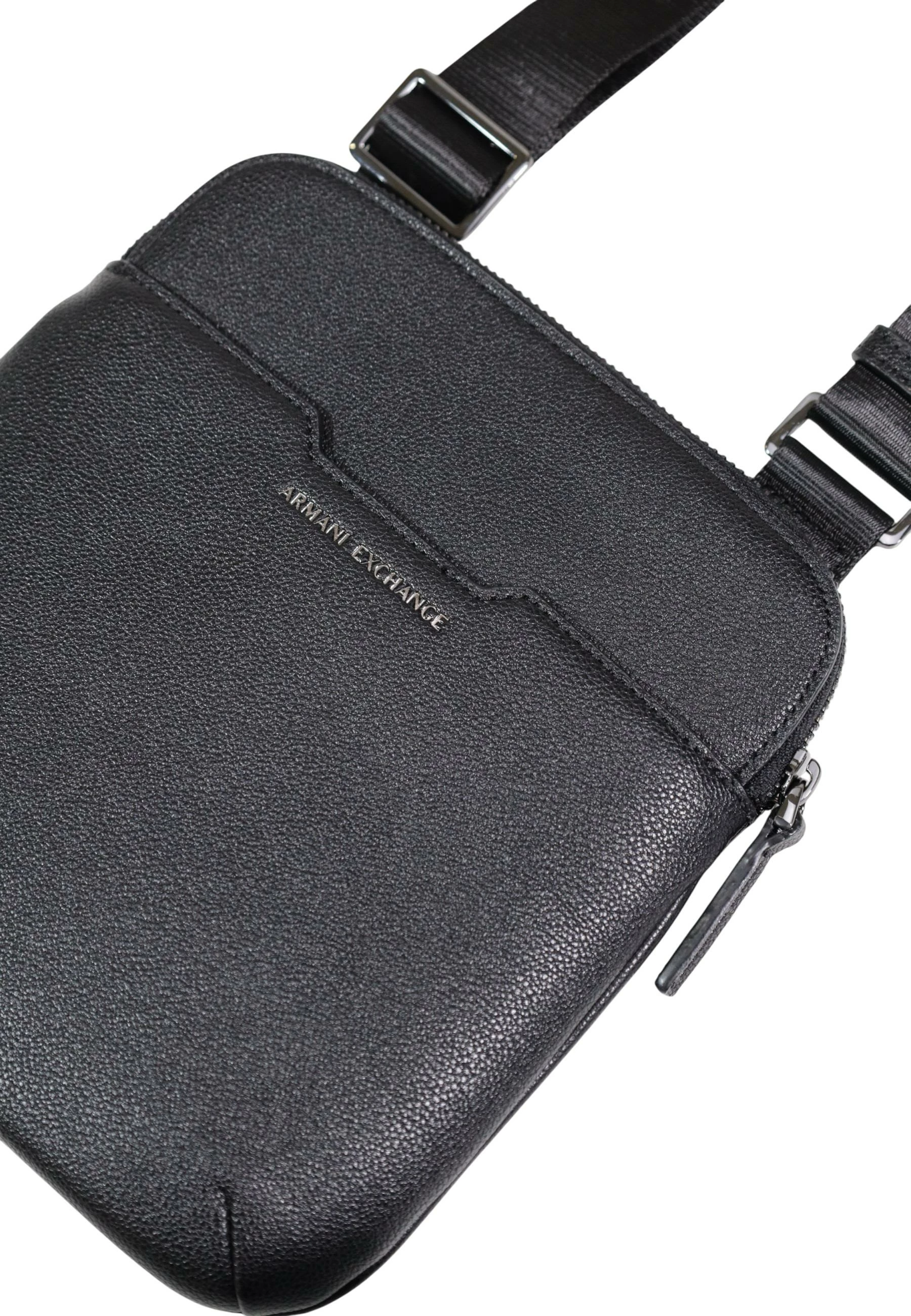 Çantë messenger crossbody për meshkuj Armani Exchange XM002586 AF22651, e zezë