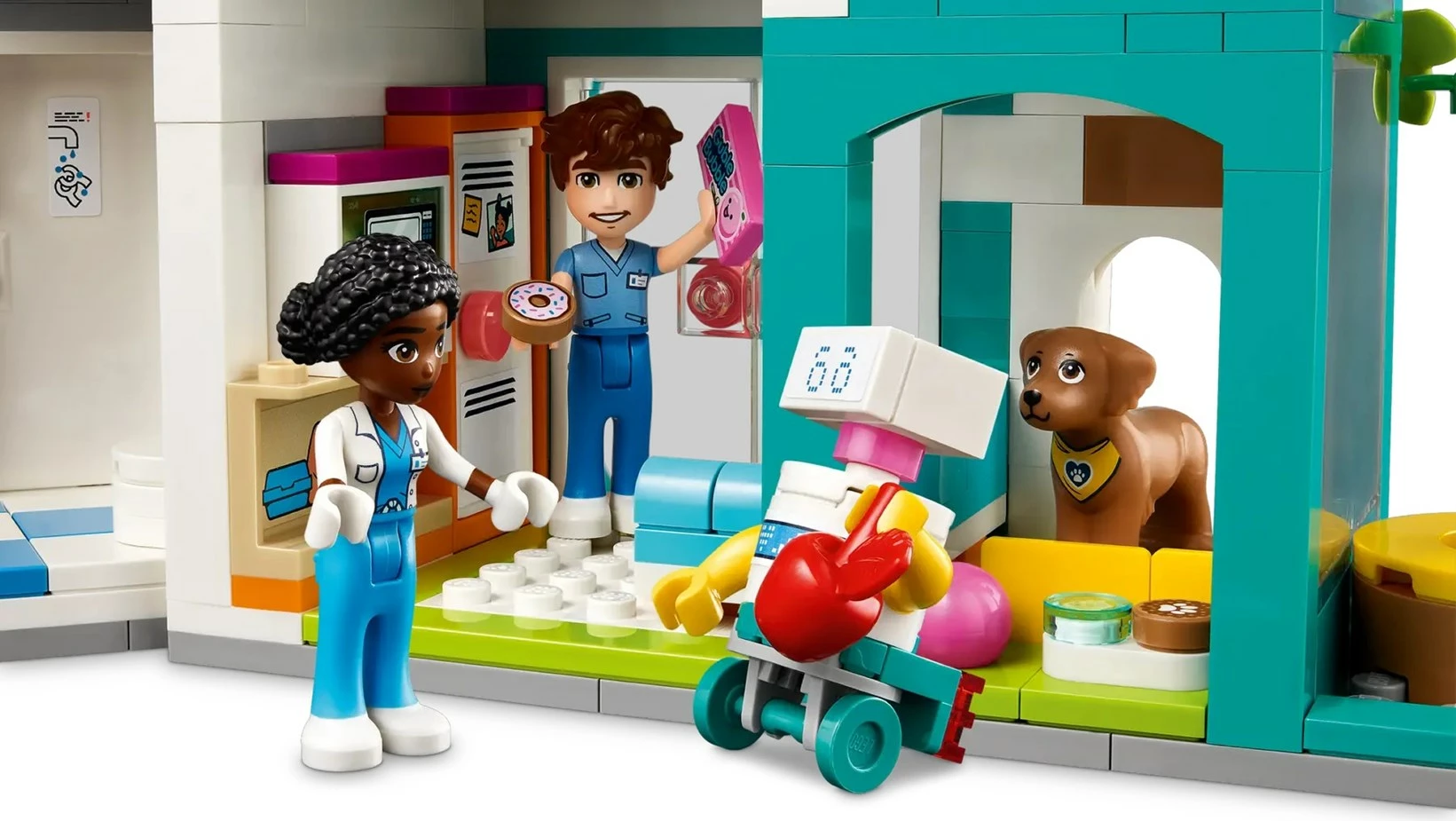 Set LEGO Friends Heartlake City Hospital 42621, 5 minifigura, për fëmijë, shumëngjyrësh