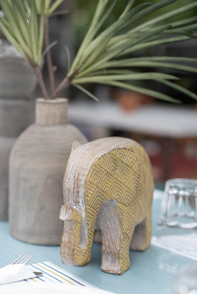 Dekor elefant AFRICANA 2, polirezine, ngjyrë e verdhë, 29x13x22cm