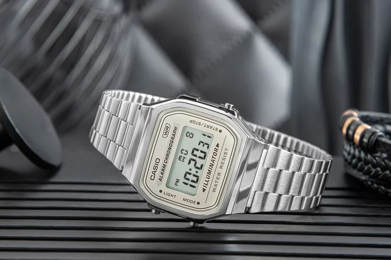Orë dore për meshkuj CASIO Vintage A168WA-8AYES, argjend