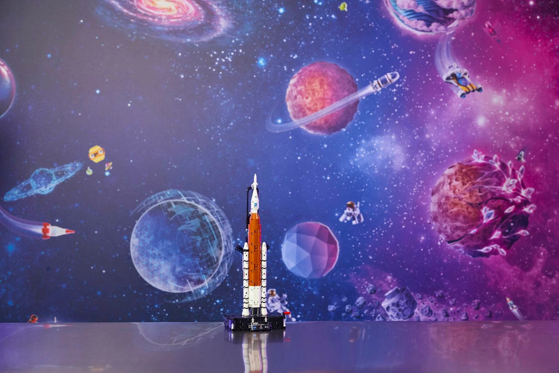 Set ndërtimi LEGO Technic NASA Artemis Space Launch System Rocket 42221, 632 copë, 70 cm