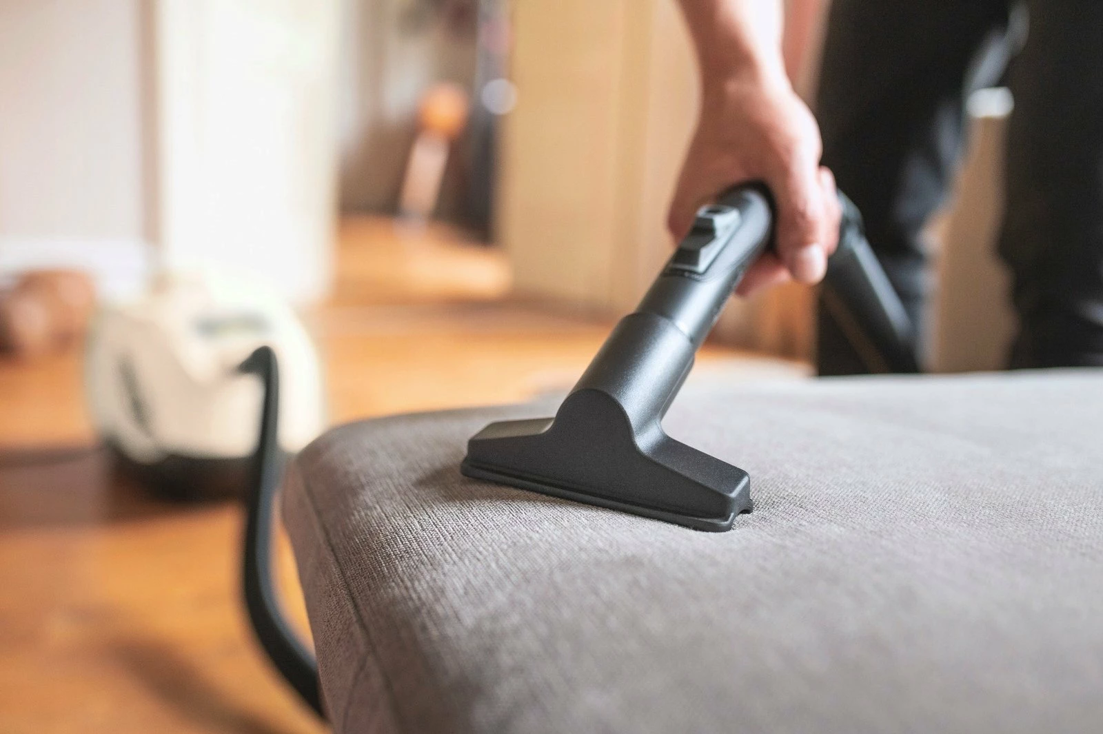 Fshesë elektrike Karcher DS 6 (1.195-250.0) 650W 2L HEPA 12, e bardhë