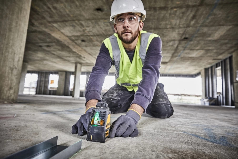 Laser nivelues me linjë kryq Dewalt DW088CG rreze e gjelbër