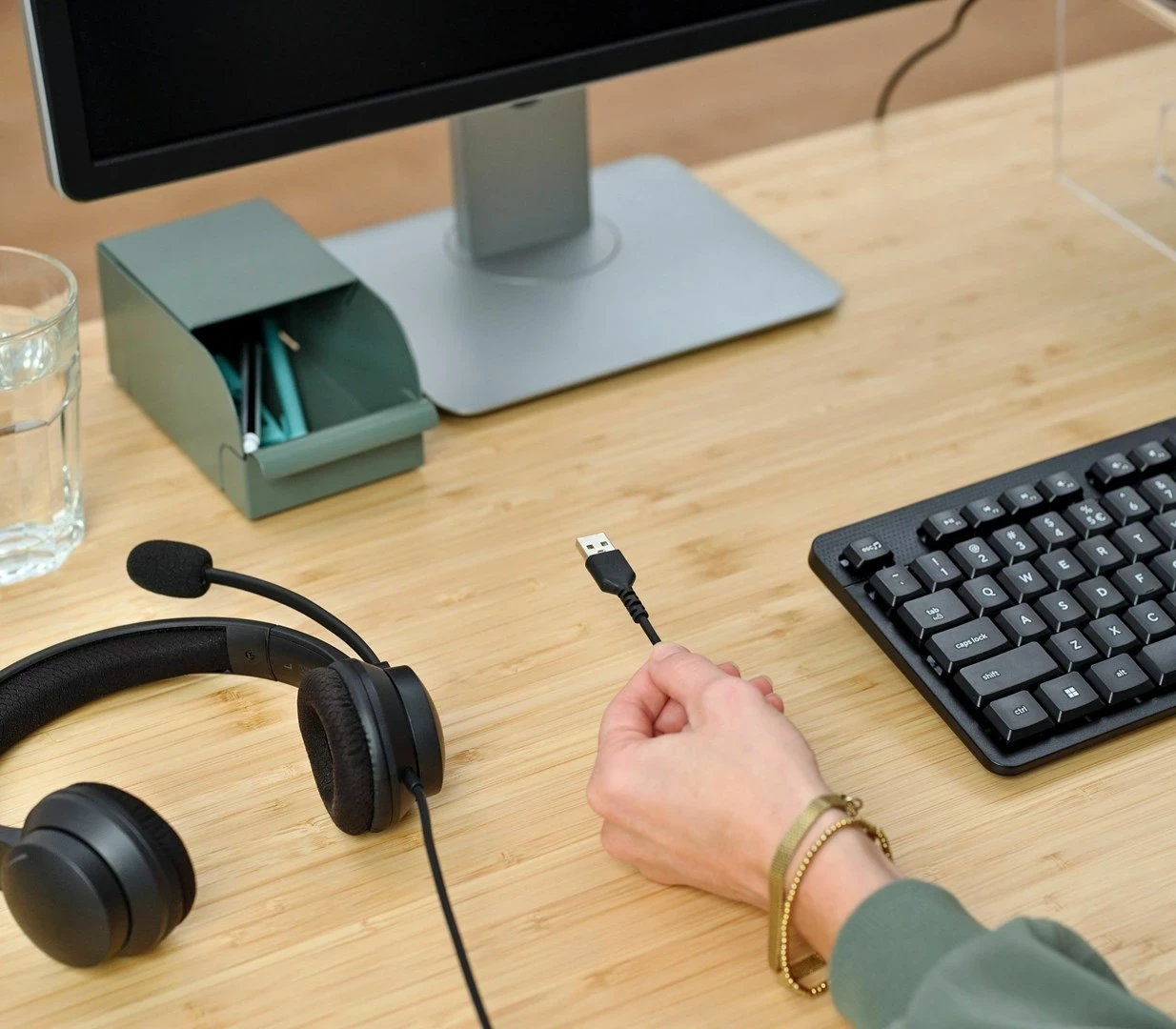 Kufje Trust HS-260 me mikrofon, neck-band, USB Type-A, e zezë