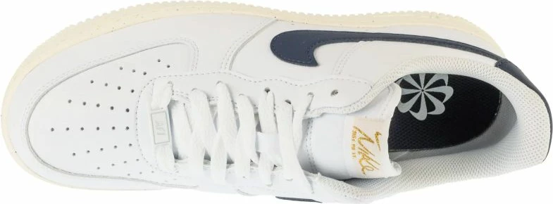 Atlete Nike për femra, të bardha