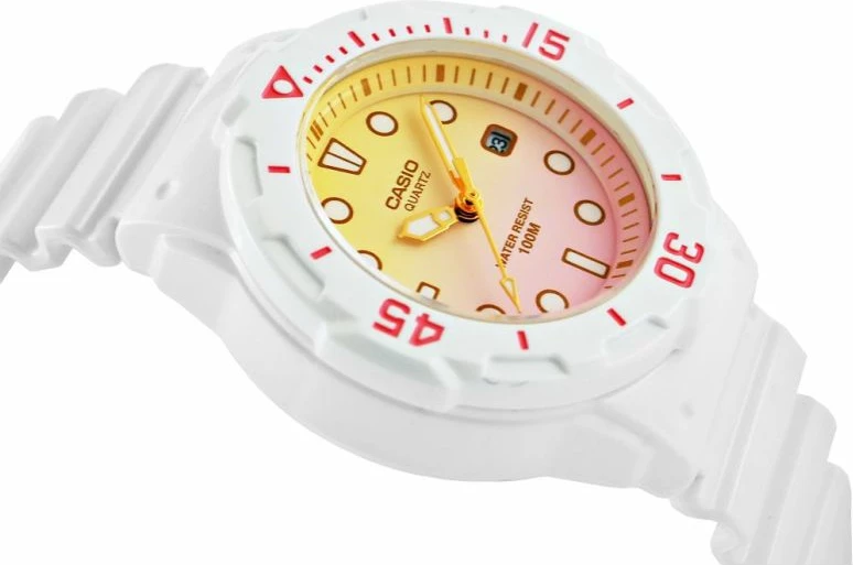 Orë dore Casio për femra, e bardhë