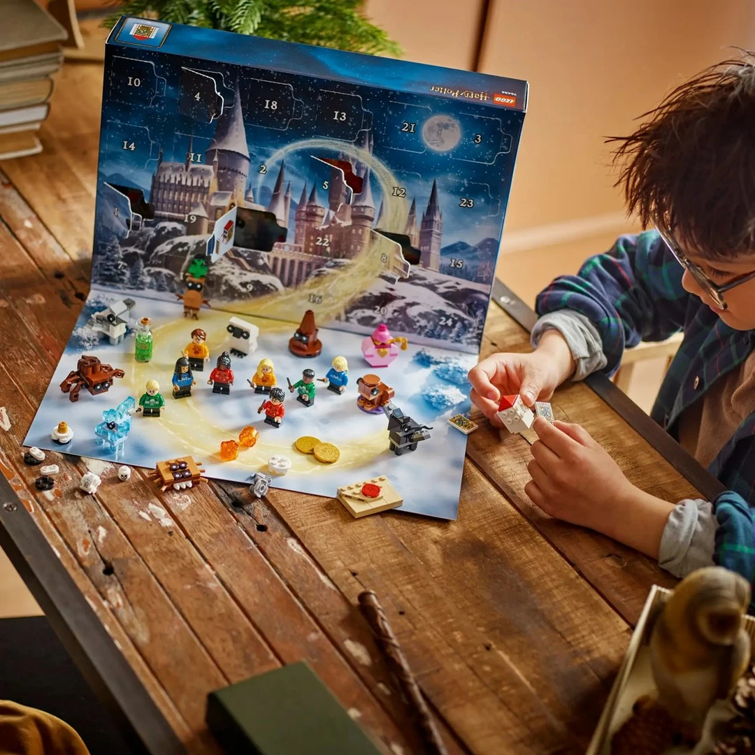 Kalendar advent LEGO Harry Potter 76456, 278 pjesë, 8 minifigura