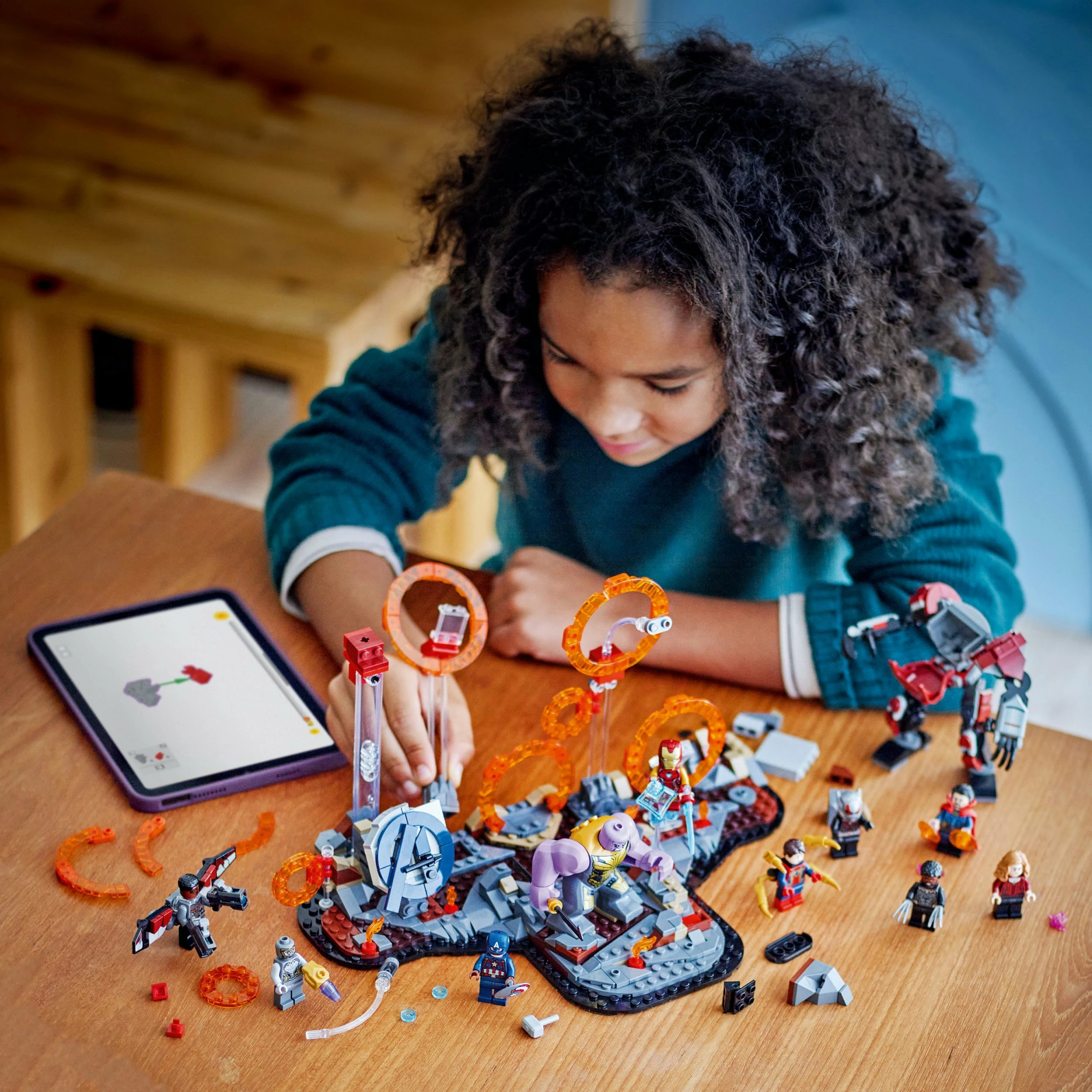 Set LEGO Marvel Avengers: Endgame Ultimate Battle 76323, 621 copë