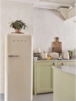 Toster SMEG TSF03CREU, krem