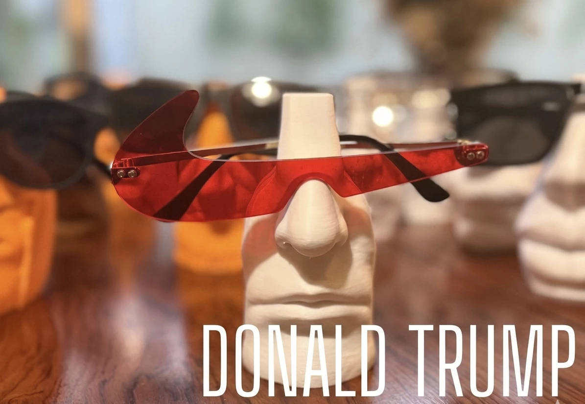 Mbajtëse për syza / Donald Trump - e bardhë