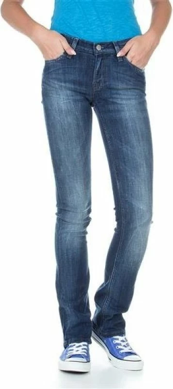 Xhinse Lee femra, të kaltra