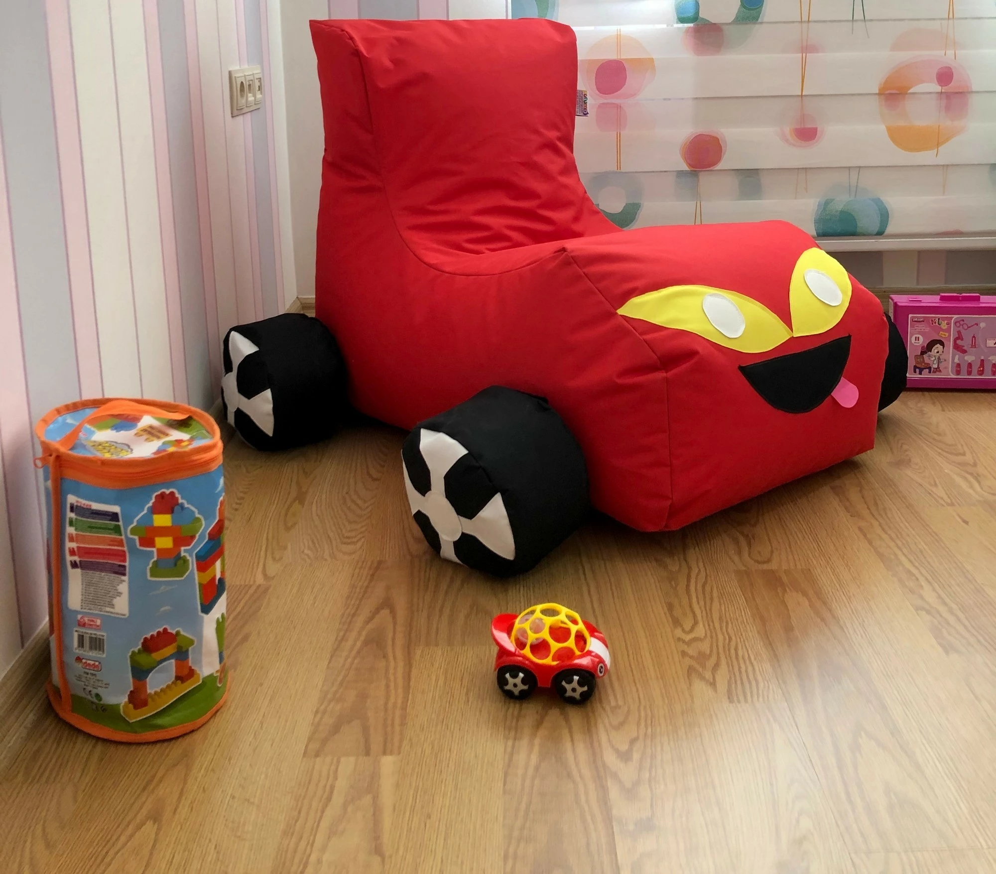 Qebe për fëmijë, formë makine, ngjyrë e kuqe, Atelier del Sofa, 50x70x90 cm