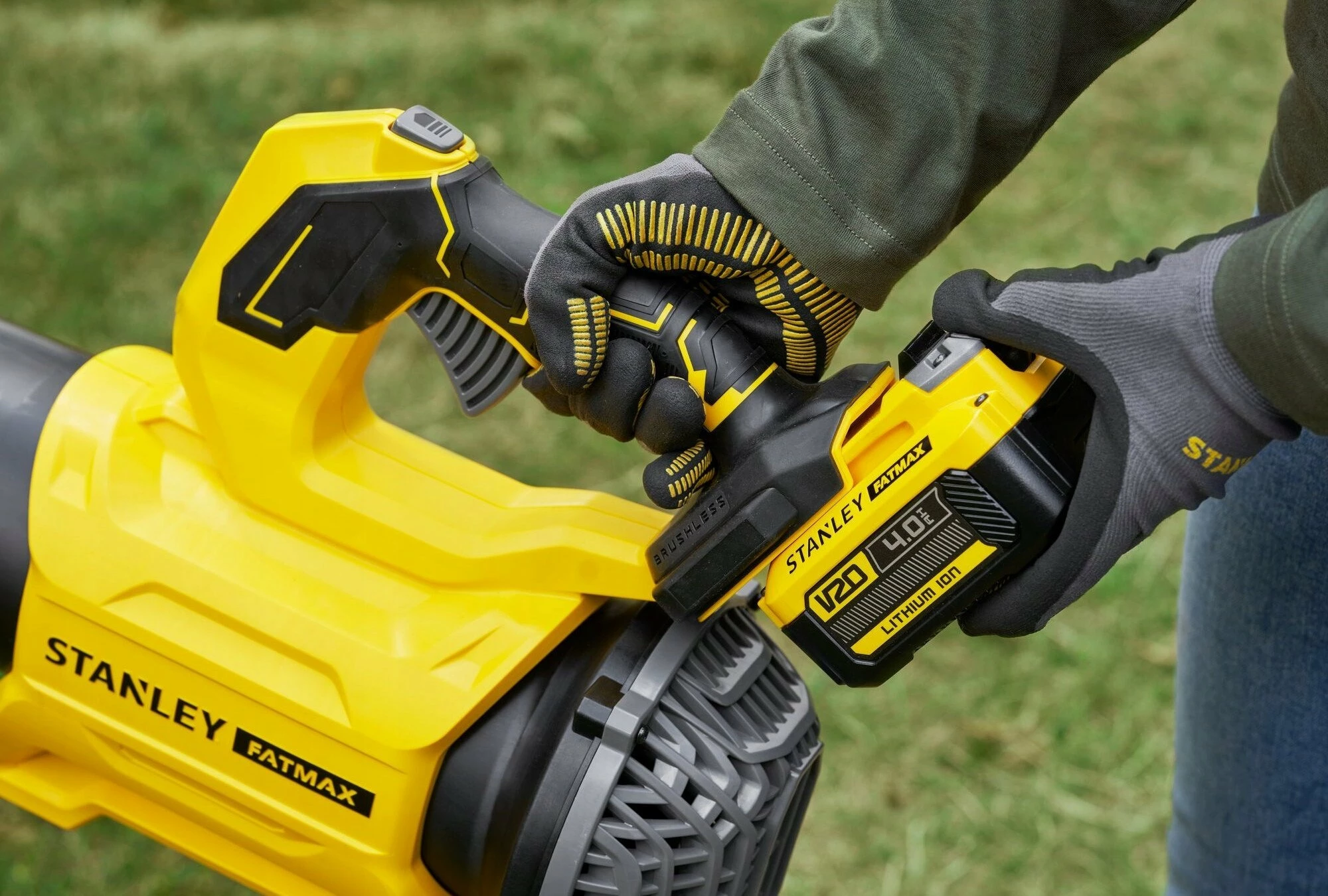 Fryrës gjethesh me bateri Stanley Fatmax V20 SFMCBL730B-XJ, 18V, brushless, 177 km/h, pa bateri/karikues, e verdhë/zezë