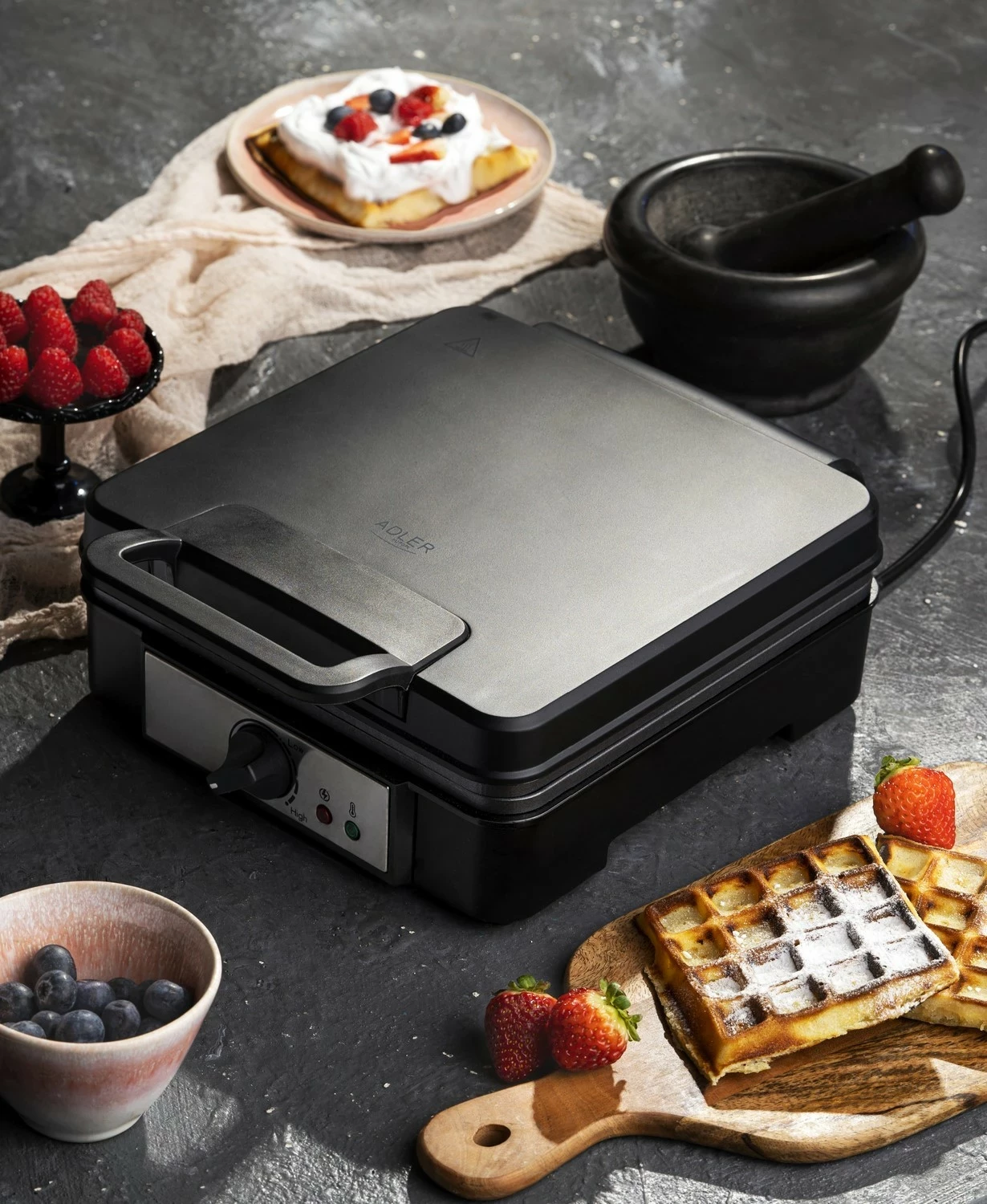 Pajisje për gofra Adler AD 3049, 4 gofra, e zezë