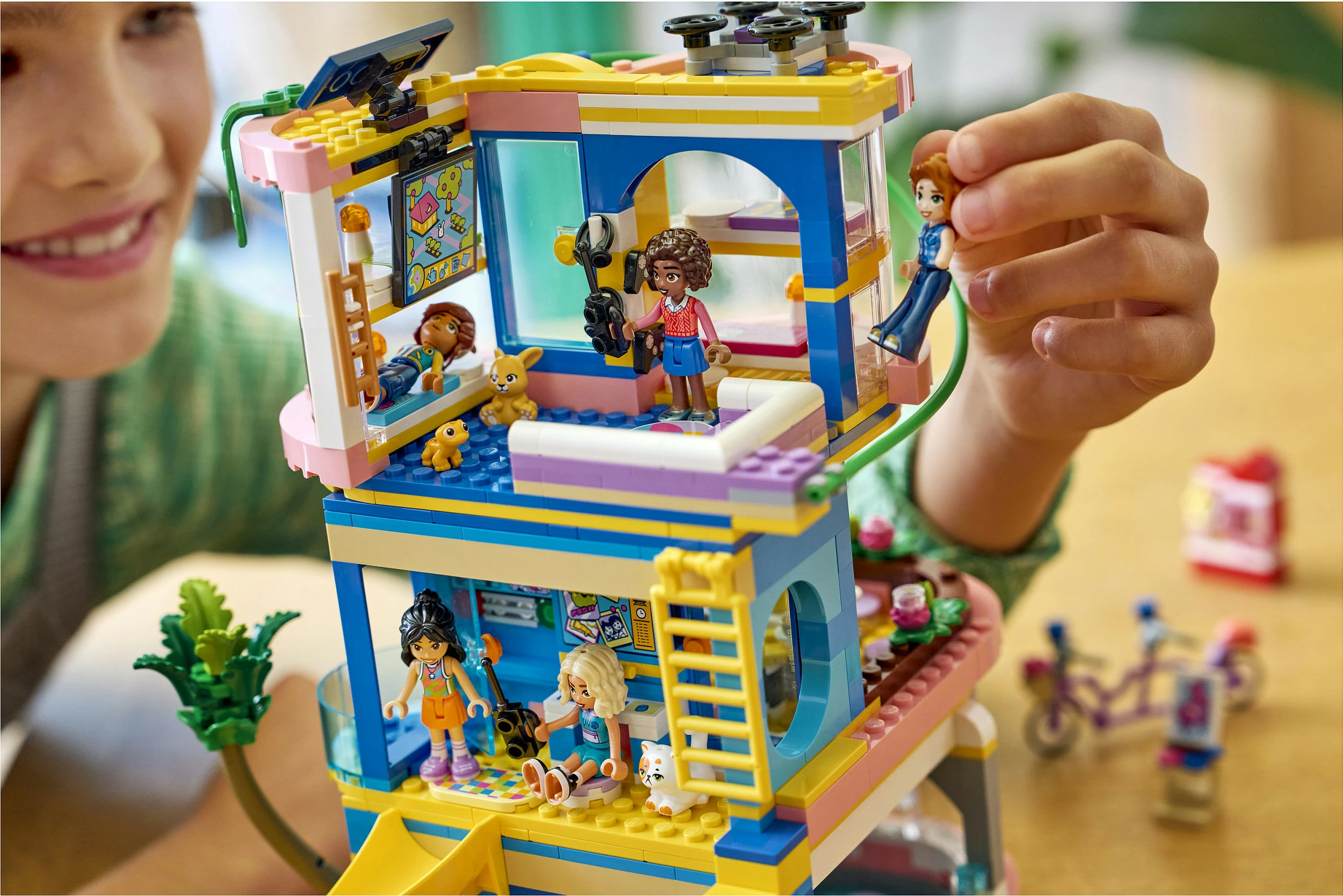 Set ndërtimi LEGO Friends Heartlake City Friends Club House 42689, 794 pjesë, 8+, shumëngjyrësh
