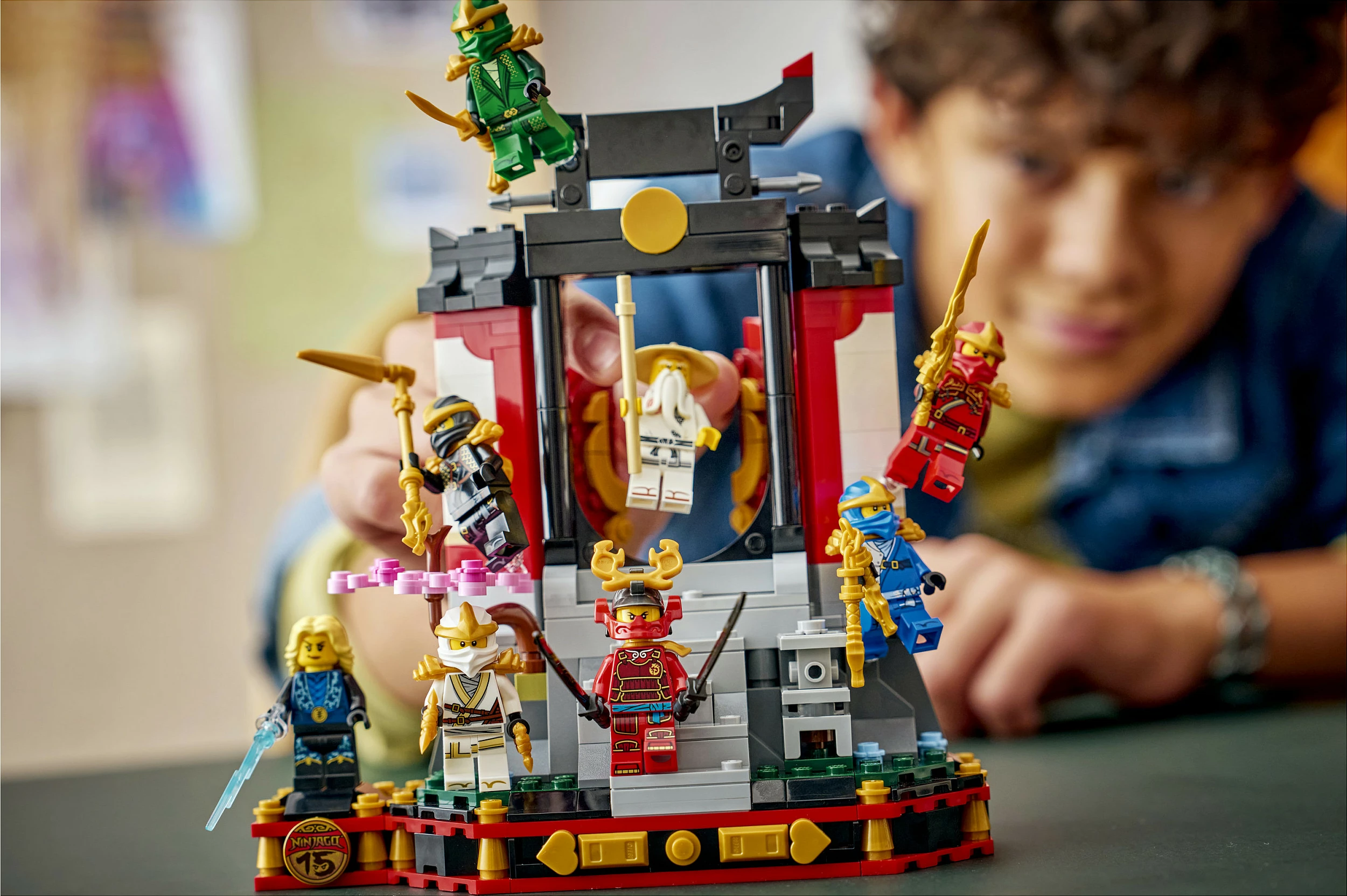 Set ndërtimi LEGO NINJAGO 71866 Ninja Character Display 15th Anniversary, 447 pjesë, 8 minifigura, 14+, multicolor