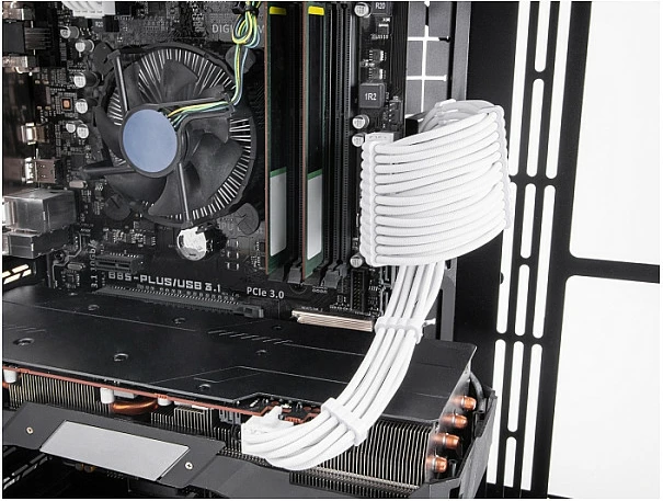 Kabllo zgjatës për PSU DeLOCK, set 5 copë, 30 cm, sleeved, me krehra kabllosh, e bardhë