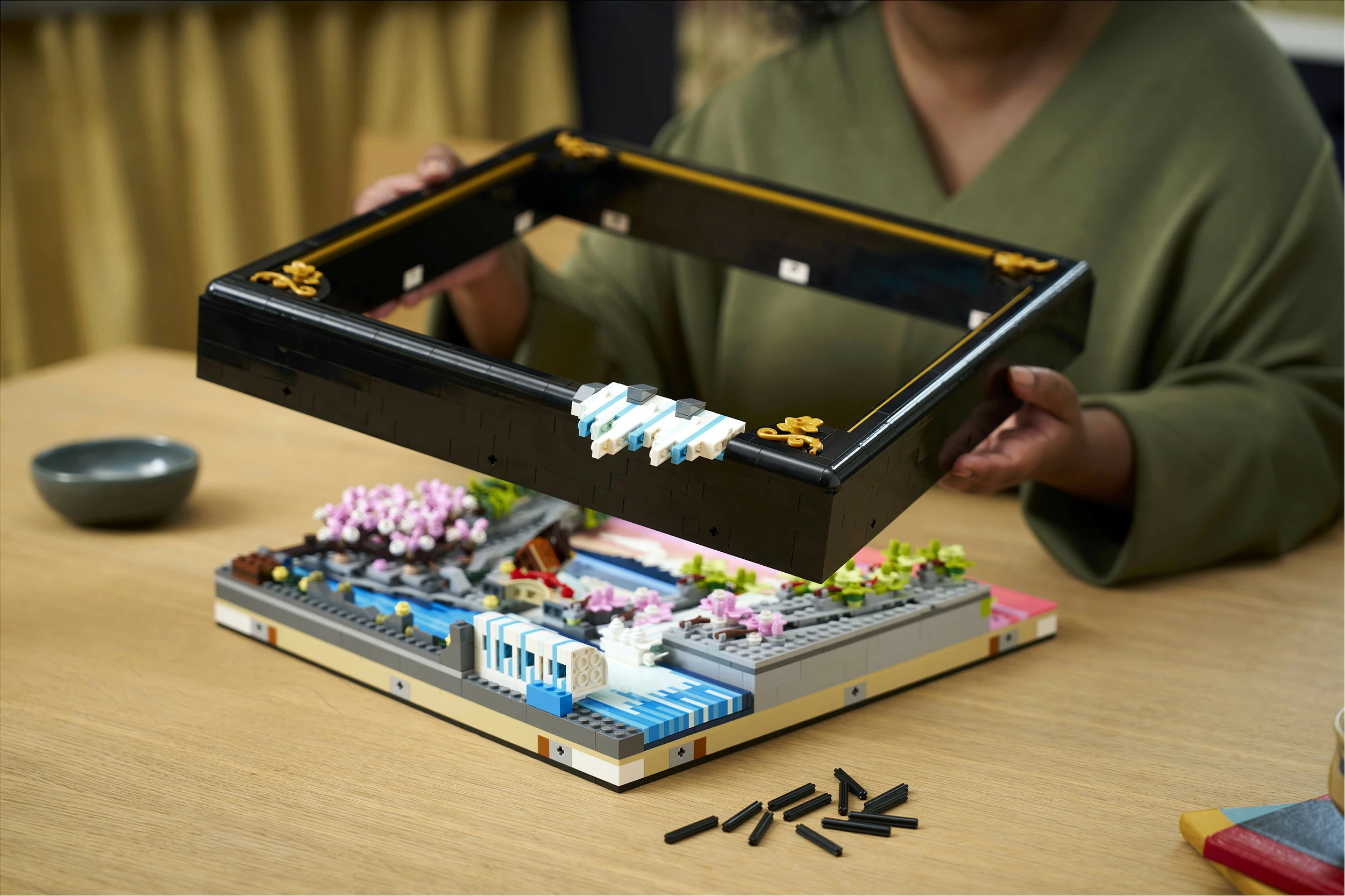 Set ndërtimi LEGO Art 31218 Japanese Cherry Blossom Landscape, 1892 copë, dekor muri 3D, Multikolor