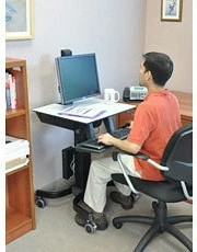 Karrocë multimediale Ergotron WorkFit-C, për monitor deri 30", ngjyrë e zezë/gri