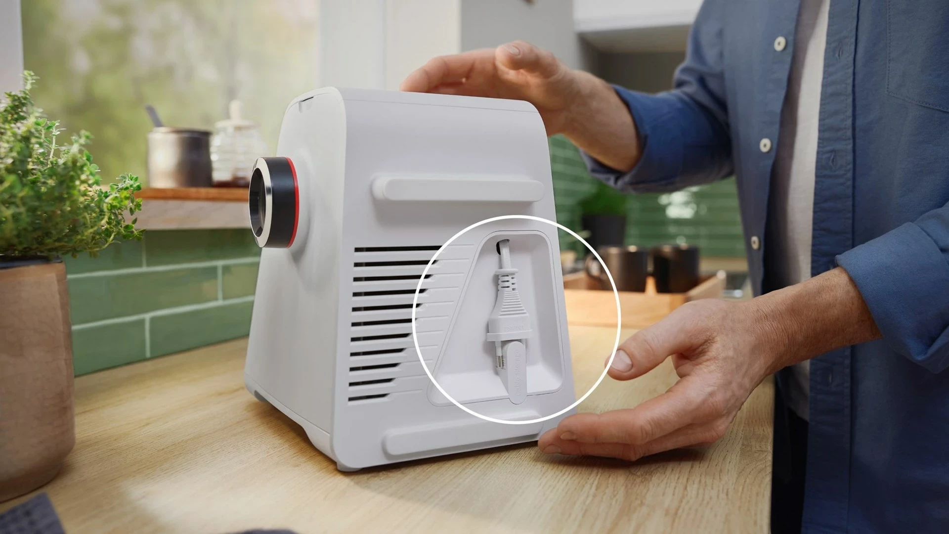 Makinë mishi Bosch Serie 4 MFWS420W, 1900 W, Bardhë, Zi