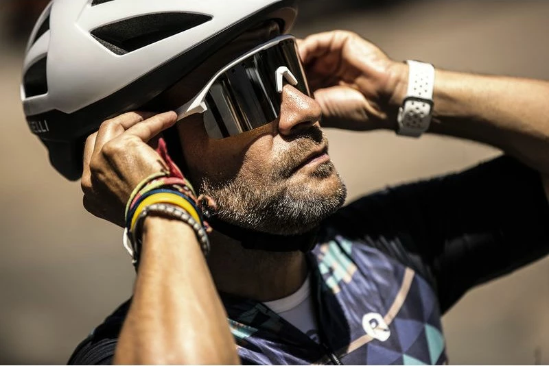 Syze sportive Rogelli për femra dhe meshkuj, të bardha